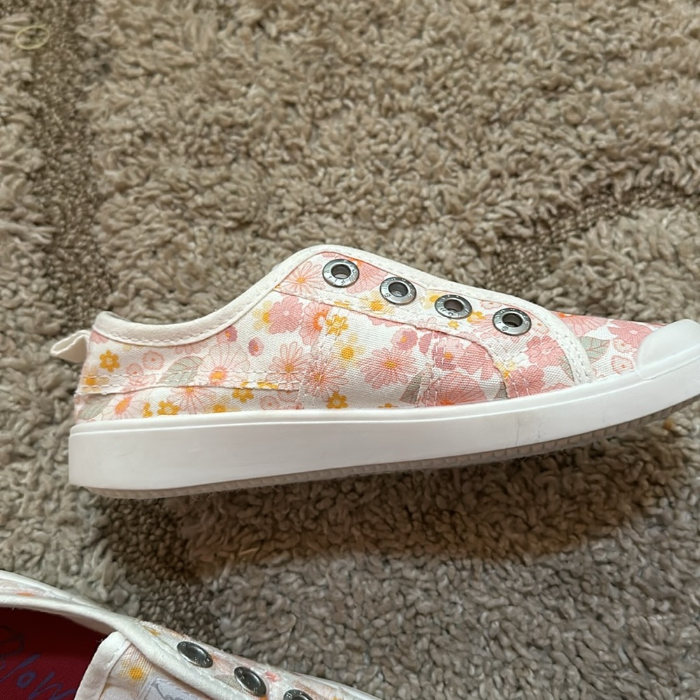 Blowfish Malibu kids size 1 slip on shoes NWOT - Picture 11 of 13